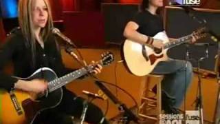 Avril Lavigne  My Happy Ending live acoustic at Aol session [upl. by Va]