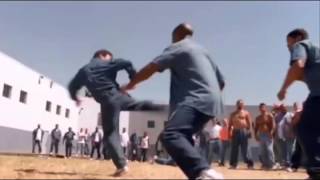 a prueba de hombres escena de pelea en la carcel rob schneider karateka [upl. by Ahsinhoj]