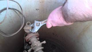 How to turn the water off at your water meter [upl. by Ppik708]