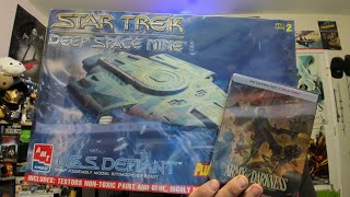 ARMY of DARKNESS in 4K and USS Defiant Unboxing [upl. by Eynobe826]