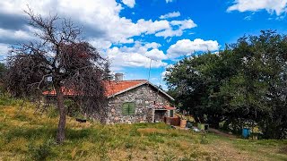 ASÍ ES LA CASA DE PIEDRA EN EL MONTE QUE CONSEGUÍ PARA RESTAURAR  Papagayos San Luis [upl. by Doownel]