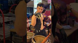 Sexy comic dancing chef in bangkok thaistreetfood bangkokthailand fruitsalad [upl. by Skutchan903]