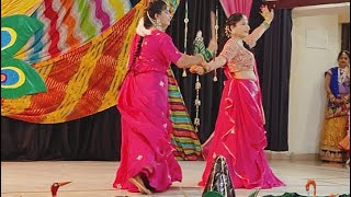 Madhuri Dixit Adarah baras ki kavari kali thi  chane k khet mai dance duetdance teej [upl. by Chandos]