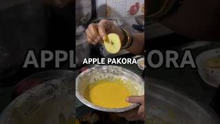 APPLE PAKORA 🤣🤣 foodblogger foodvlogger carryminati shorts foodshorts [upl. by Mctyre821]