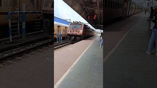 12364  Haldibari Kolkata Intercity Expressplatform train railway station indianrailways like [upl. by Magas]