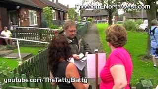 Bailiffs sent packing in Oldham People Power People 2 Banksters 0 [upl. by Cleasta]