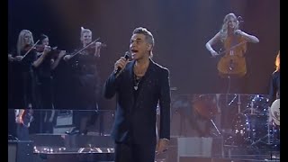 Robbie Williams  Angels LIVE GESUNGEN  Wetten dass 2022  ZDF [upl. by Aidas548]