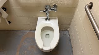 Another 2000s Universal Rundle Trimont Toilet [upl. by Kabab]