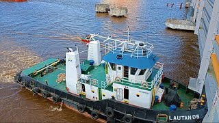 DETIKDETIK KAPAL TUG BOAT LAUTAN 05❗MASUK KOLONG JEMBATAN DENGAN MENARIK TONGKANG MUATAN BATU BARA [upl. by Lareneg]