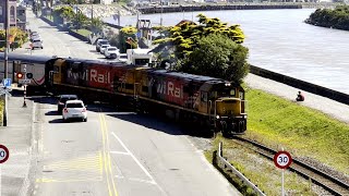 Tranzalpine train running around at Greymouth station [upl. by Lait]