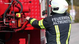 Auto bei Verkehrsunfall in Altmünster in Sträuchern gelandet [upl. by Anielram]