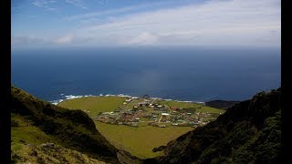 Conheça a ilha habitada mais afastada e isolada do Mundo [upl. by Yrelbmik]