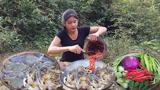 Crabs hot spicy chili with fresh vegetable Seafood yummy  Solo cooking in forest [upl. by Sontag439]