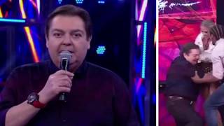 Faustão é derrubado no palco do Domingão [upl. by Saberhagen]