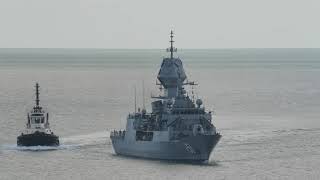 HMAS Arunta FFH 151 Arriving in Cairns Harbour Turning 180 Degrees Before Docking on 27 Oct 2024 [upl. by Elleinahc]