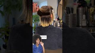 Cómo pasar de un cabello lacio a un cabello afro en minutos peinadosfaciles shaorts hairstyle [upl. by Lyrred]