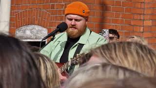 Tom Walker singing in Wrexham [upl. by Corron122]