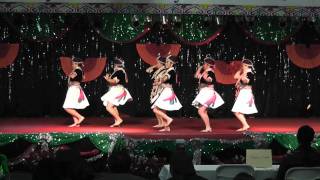 Nkauj Hmoob Tiaj Nrhawv Zeb  Fresno Hmong New Year Dance Comp Round 1 20112012 [upl. by Laban128]