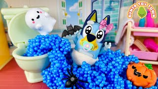 Baby Bluey Blocks the Toilet on Halloween 🎃🚽  Pretend Play Bluey Toys [upl. by Attennaj]