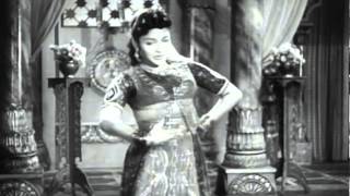 Azhagai Paar  MGR T R Rajakumari B S Saroja  Puthumai Pithan  Tamil Classic Song [upl. by Siravat80]