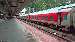 12321 Howrah Mumbai Mail arriving at Dadar station [upl. by Tenaej]