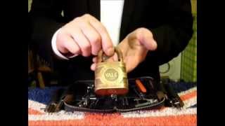 Single Pin Picking Another Vintage Yale Padlock Tutorial  200 mW Laser wwwuklocksportcouk [upl. by Haley672]