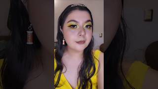 Makeup amarillo y delineado de brillo 💛🤎🖤 yellow amarillo coffe cafe labioscafes [upl. by Shaper469]