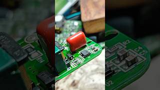 Instaling capacitor nonpolar awesome soldering tips electronic [upl. by Senalda518]