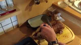 Weihnachtsgans  Gans tranchieren  zerlegen carving roast goose  duck [upl. by Winters]