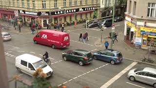 Der Sturm Xavier bläst über die Kreuzung das die Ampel wackelt und droht runter zufallen [upl. by Kennith]