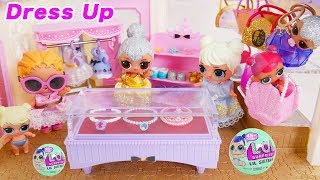 LOL Surprise Dolls Lil Sisters at Jewelry Store [upl. by Strep]