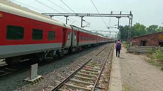 Vaishali Super Fast Express 12553 SHCNDLS Departured Dalsingh Sarai [upl. by Llennor]