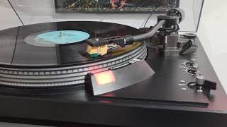 Technics SL 2000 turntable vintage [upl. by Asia]