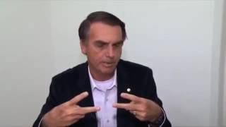 BOLSONARO DEIXA REPÓRTER EM SAIA JUSTA [upl. by Elgna]