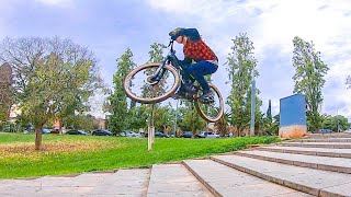 URBAN MTB FREERIDE and STREET riding BARCELONA Gavá YT INDUSTRIES PLAY CF  Bienvenido aguado [upl. by Guenzi]