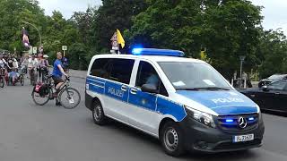 Sternfahrt 2024 Berlin Fahrrad ADFC Sternfahrt Polizei begleitet Teilnehmer 02 06 2024 [upl. by Thera]