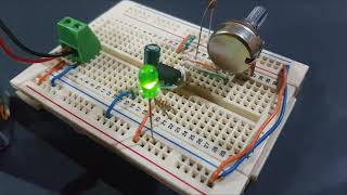 Armado de una oscilador astable con el circuito integrado 555 [upl. by Yasu]