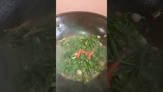 Masak paku pakis goreng belacanshortvideo cooking cookingfood [upl. by Yelnek]