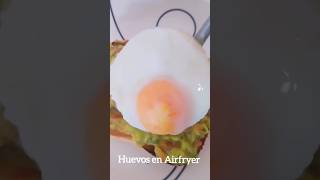 COMO COCINAR HUEVOS EN FREIDORA DE AIRE shorts [upl. by Adrial589]