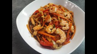 crevettes sautées aux légumes [upl. by Lama]