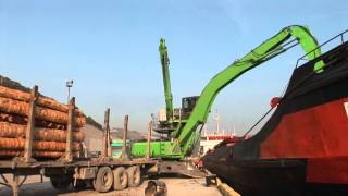 SENNEBOGEN  Timber Handling 835 Mobile Material Handler loading timber in Efesan Port Turkey [upl. by Church]