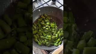 PASTA CON CREMA DI ASPARAGI E SPECK Ricetta dal gusto delicato e sfizioso [upl. by Tiloine]