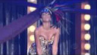 HD Rihanna  Vogue live at 2008 Fashion Rocks [upl. by Aekim]