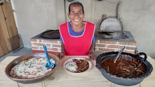 COSTILLAS DE PUERCO CON EJOTES GUISADOS EN SALSA VERDE  DOÑA LUPITA [upl. by Ainitsirc]