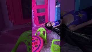 A Wandinha apareceu na casa das barbies barbies historiadebarbie youtubekids [upl. by Carolina]