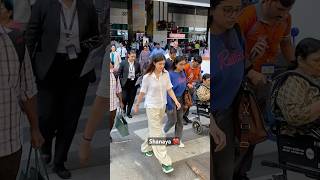 Shanaya Kapoor snapped at Delhi Airport 😍 shanaya shanayakapoor bollywood reels trendingshorts [upl. by Aromas]