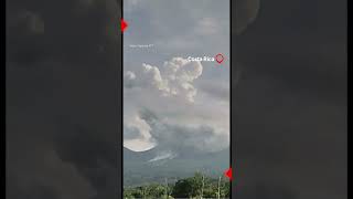 En video fuerte erupción del volcán Rincón de la Vieja en Costa Rica  El Espectador [upl. by Acilegna944]