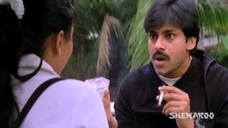 Bhoomikas gift to Pawan Kalyan  Kushi Movie Attharintiki Daaredhi Hero Pawan Kalyan [upl. by Iinde]