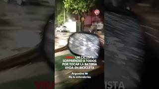 Viral un ciclista sorprendió a todos por tocar la batería mientras anda en bicicleta shorts [upl. by Serdna16]