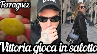 VITTORIA gioca con lo scivolo in salotto  CHIARA FERRAGNI a Milano [upl. by Reddy871]